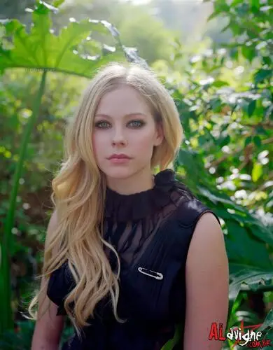 Avril Lavigne White Tank-Top - idPoster.com
