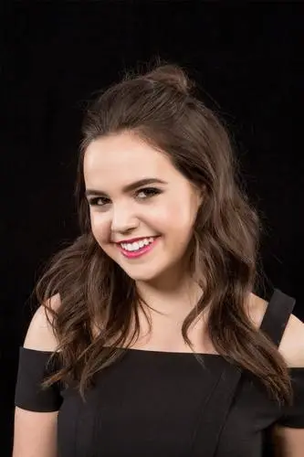 Bailee Madison Wall Poster picture 700734
