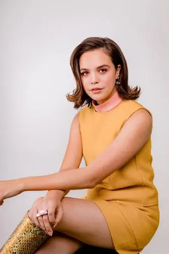 Bailee Madison Men's Colored  Long Sleeve T-Shirt - idPoster.com