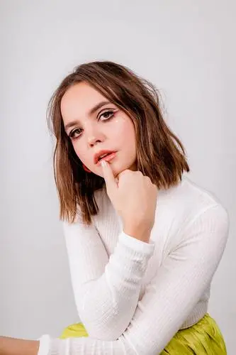 Bailee Madison Women's Colored T-Shirt - idPoster.com
