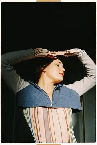 Bea Miller Women's Colored Hoodie - idPoster.com