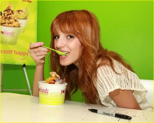 Bella Thorne Wall Poster picture 156045