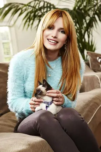 Bella Thorne Wall Poster picture 574133