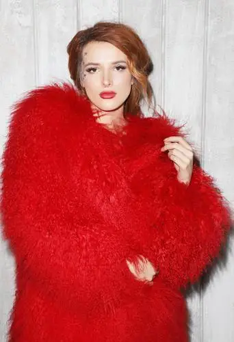 Bella Thorne Wall Poster picture 792163