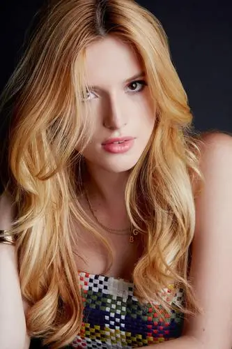 Bella Thorne Wall Poster picture 912148