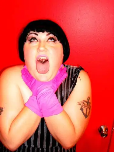 Beth Ditto Wall Poster picture 912431