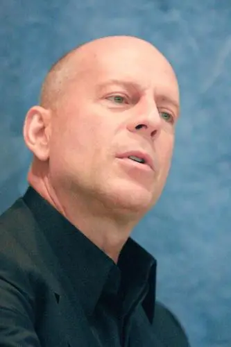 Bruce Willis Wall Poster picture 790738