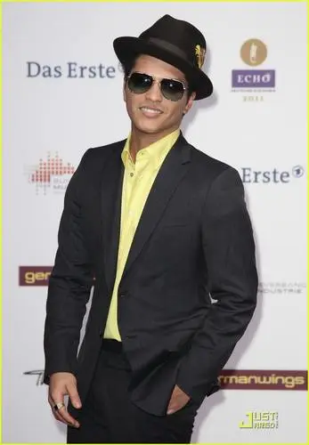Bruno Mars Men's Colored Hoodie - idPoster.com
