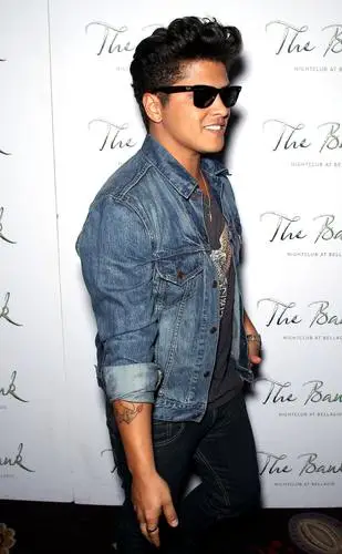 Bruno Mars Computer MousePad picture 125623