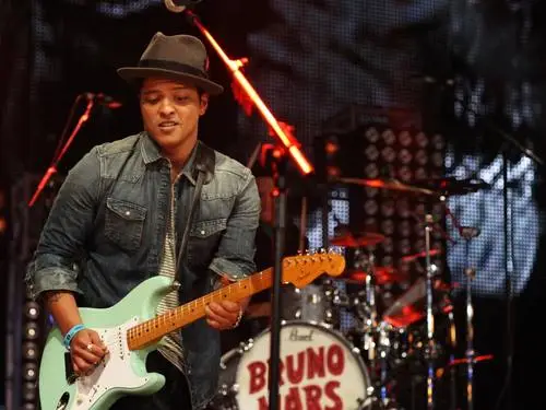 Bruno Mars Jigsaw Puzzle picture 125657