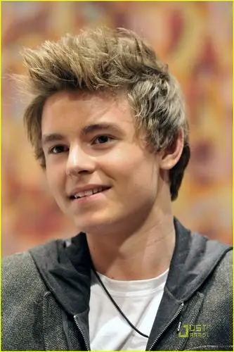 Callan McAuliffe Wall Poster picture 1005944