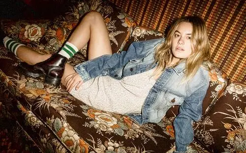 Camille Rowe White Tank-Top - idPoster.com