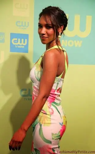Candice Patton Jigsaw Puzzle picture 408935