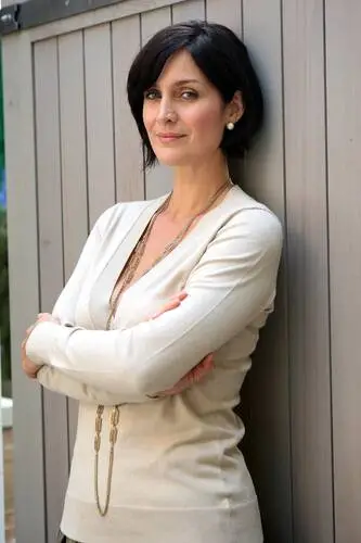 Carrie-Anne Moss Fridge Magnet picture 582329