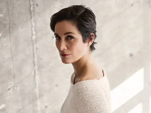 Carrie-Anne Moss Jigsaw Puzzle picture 679628