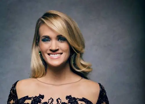 Carrie Underwood Protected Face mask - idPoster.com