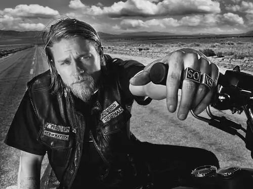 Charlie Hunnam Wall Poster picture 527118
