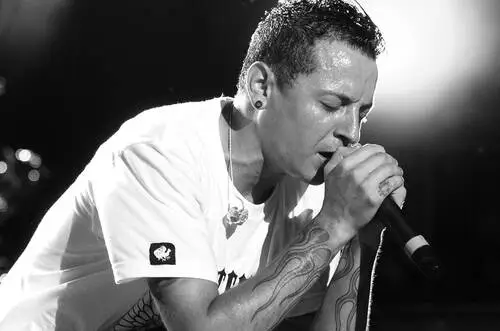 Chester Bennington Wall Poster picture 695621