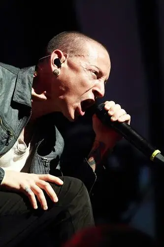 Chester Bennington Wall Poster picture 695657