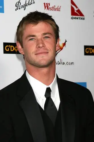 Chris Hemsworth Wall Poster picture 162032