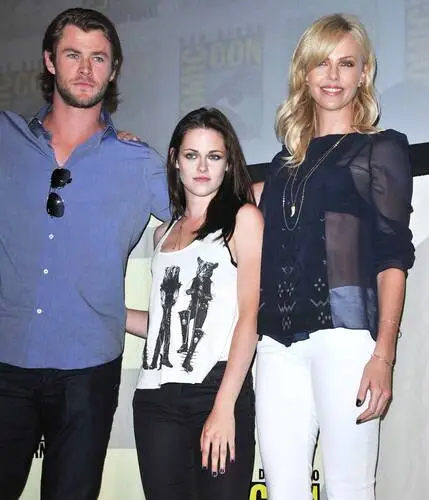 Chris Hemsworth Wall Poster picture 162050