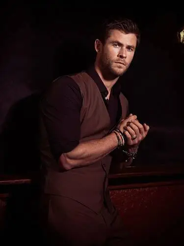 Chris Hemsworth Men's Colored Hoodie - idPoster.com