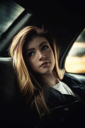 Chrissy Costanza Jigsaw Puzzle picture 586201
