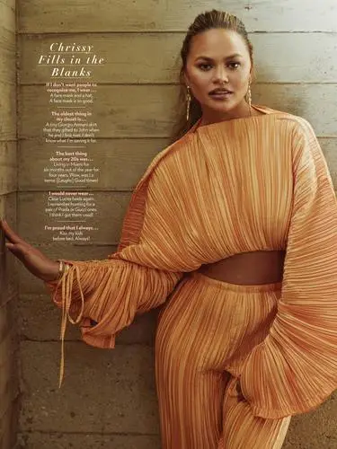 Chrissy Teigen Wall Poster picture 1018640