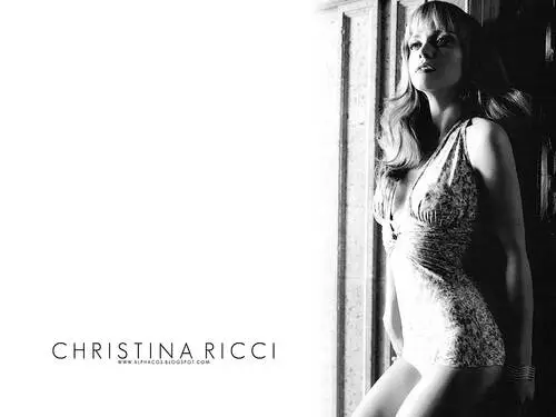 Christina Ricci Women's Colored  Long Sleeve T-Shirt - idPoster.com