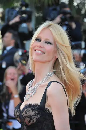 Claudia Schiffer Jigsaw Puzzle picture 112241