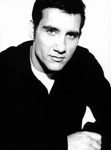 Clive Owen Wall Poster picture 133309