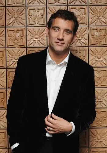 Clive Owen Wall Poster picture 510820