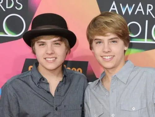Cole and Dylan Sprouse Computer MousePad picture 942387