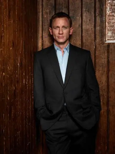 Daniel Craig Wall Poster picture 500320