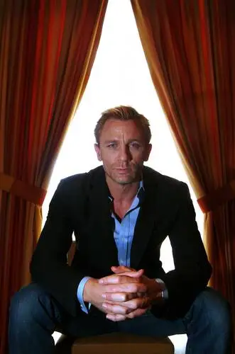 Daniel Craig Wall Poster picture 513829