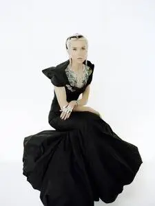 Daphne Guinness posters and prints