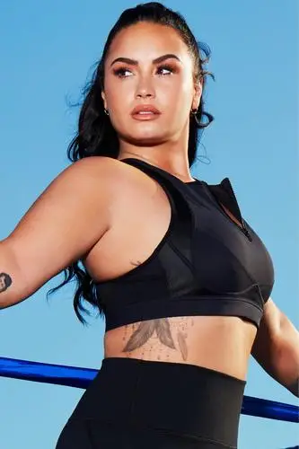 Demi Lovato Women's Colored Tank-Top - idPoster.com