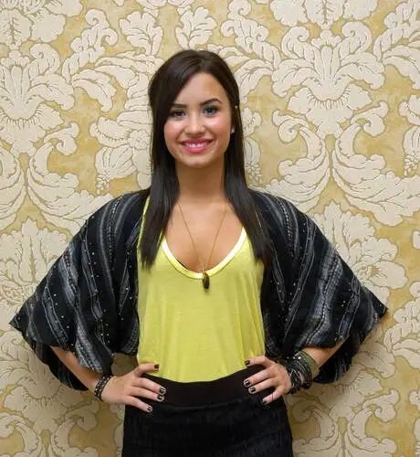 Demi Lovato Women's Colored  Long Sleeve T-Shirt - idPoster.com