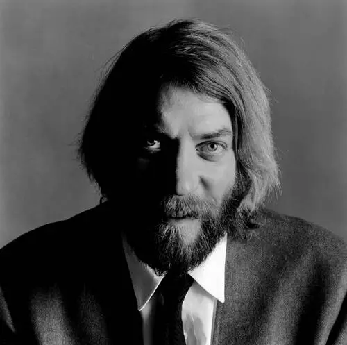 Donald Sutherland Wall Poster picture 477679