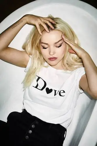 Dove Cameron Wall Poster picture 885510