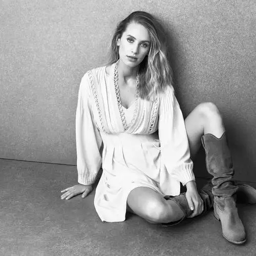 Dylan Penn Jigsaw Puzzle picture 598243