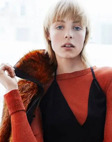 Edie Campbell Wall Poster picture 436233
