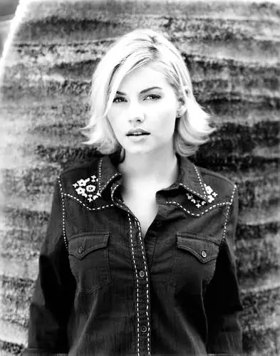 Elisha Cuthbert Wall Poster picture 612207