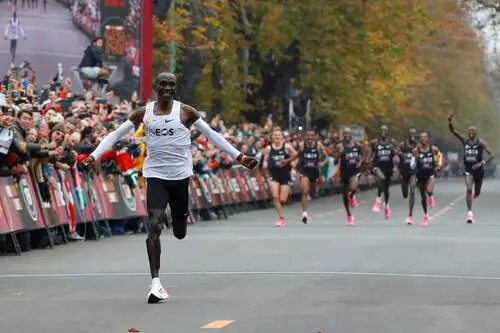 Eliud Kipchoge Wall Poster picture 896387