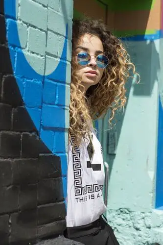 Ella Eyre Protected Face mask - idPoster.com