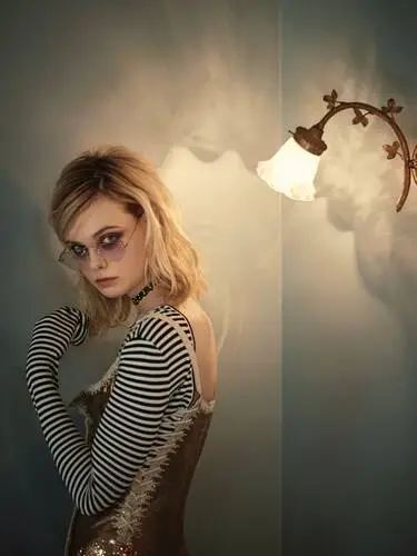 Elle Fanning Wall Poster picture 614452