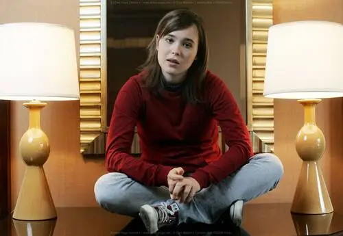 Ellen Page Women's Colored T-Shirt - idPoster.com