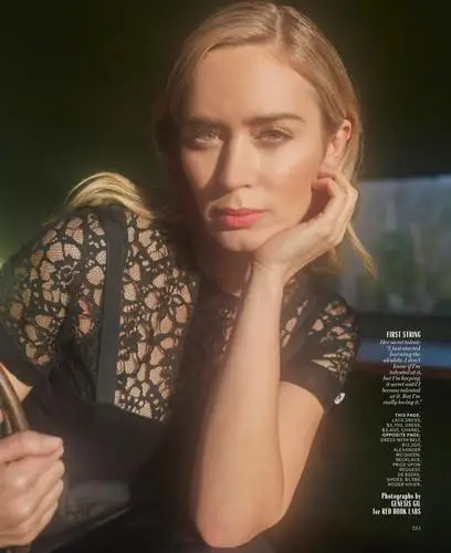 Emily Blunt Computer MousePad picture 19718