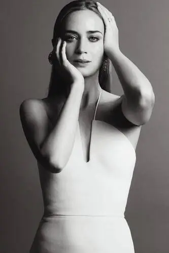 Emily Blunt Computer MousePad picture 615819