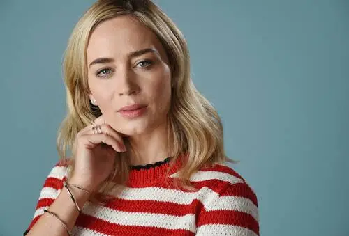 Emily Blunt Jigsaw Puzzle picture 828799
